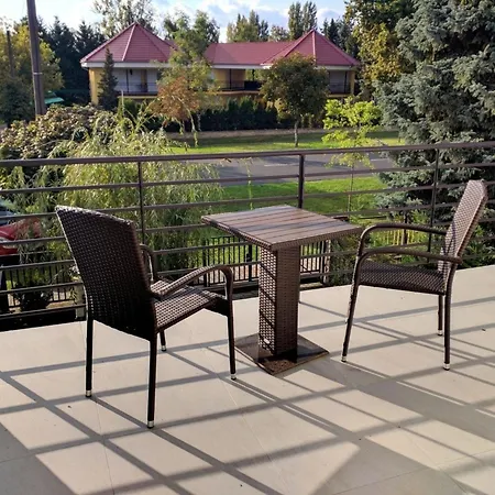 Holiday home Doppelhaushaelfte Fuer Sechs Personen Mit Terrasse Szantod