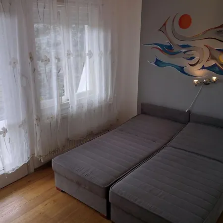 Case de vacanță Doppelhaushaelfte Fuer Sechs Personen Mit Terrasse Szántód