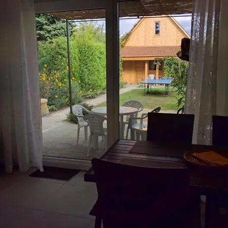 Doppelhaushaelfte Fuer Sechs Personen Mit Terrasse * Szántód